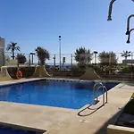Primera Linea De Playa En Frente Al Puerto Deportivo Апартаменти *