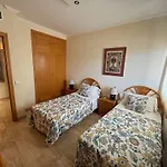 Апартаменти Primera Linea De Playa En Frente Al Puerto Deportivo