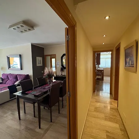 Primera Linea De Playa En Frente Al Puerto Deportivo