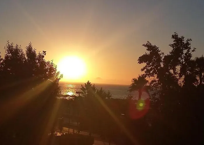 Primera Linea De Playa En Frente Al Puerto Deportivo Daire *