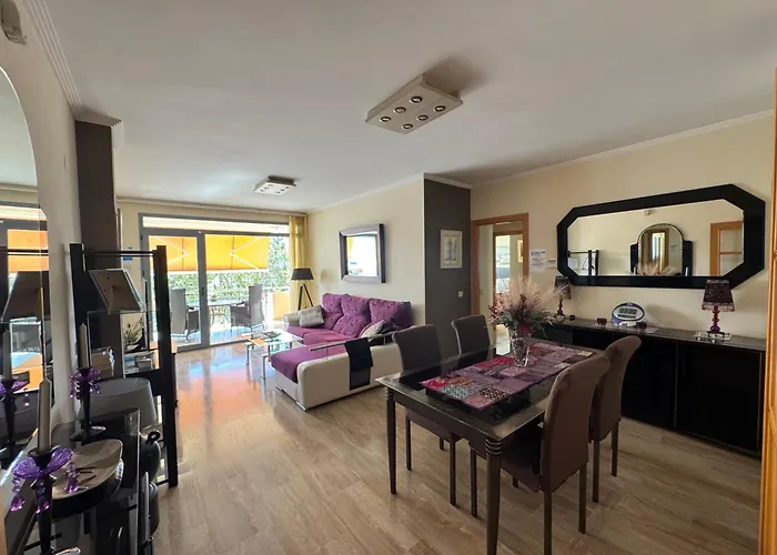 Primera Linea De Playa En Frente Al Puerto Deportivo *