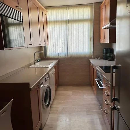 Primera Linea De Playa En Frente Al Puerto Deportivo *