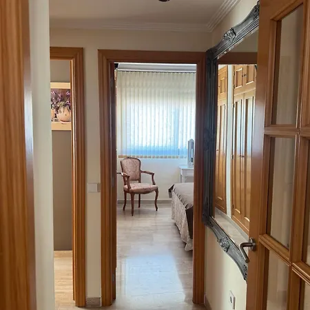 Primera Linea De Playa En Frente Al Puerto Deportivo * Fuengirola