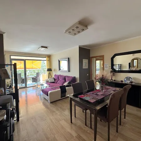 Primera Linea De Playa En Frente Al Puerto Deportivo *