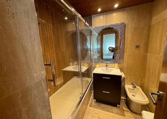 Primera Linea De Playa En Frente Al Puerto Deportivo Apartamento