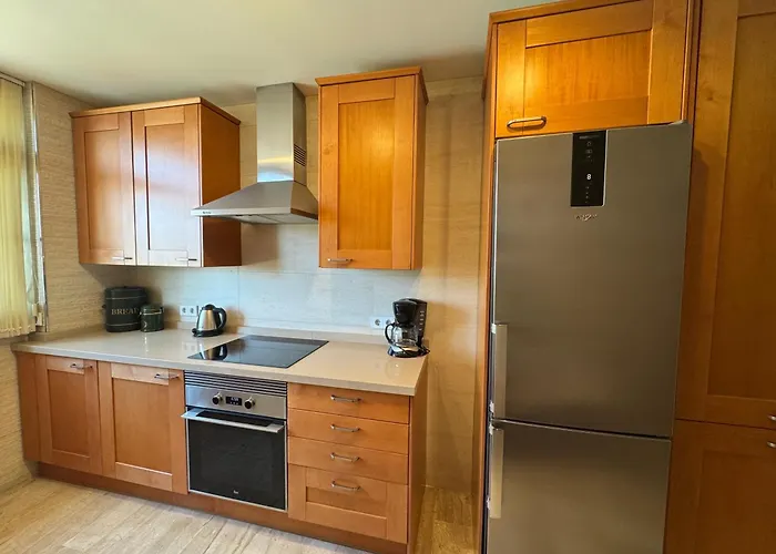 Primera Linea De Playa En Frente Al Puerto Deportivo * Fuengirola