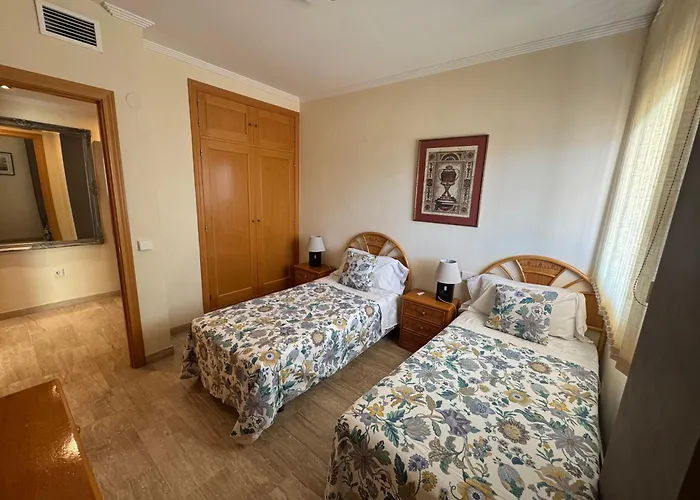 Apartamento Primera Linea De Playa En Frente Al Puerto Deportivo