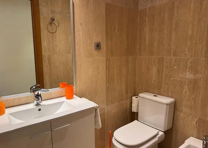 Primera Linea De Playa En Frente Al Puerto Deportivo *