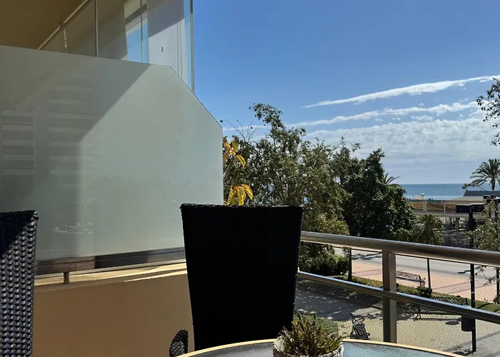 Primera Linea De Playa En Frente Al Puerto Deportivo Apartment Fuengirola