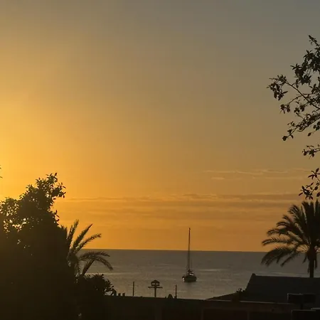 Appartement Primera Linea De Playa En Frente Al Puerto Deportivo *
