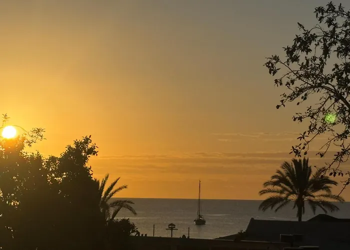 公寓 Primera Linea De Playa En Frente Al Puerto Deportivo *